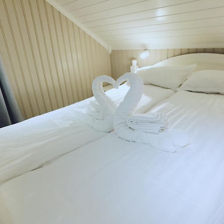 Banpim Beachside Lofoten Ramberg Exterior photo